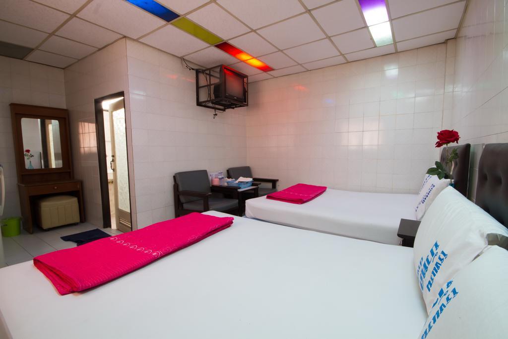 Bualuang Hotel Ангтхонг Экстерьер фото
