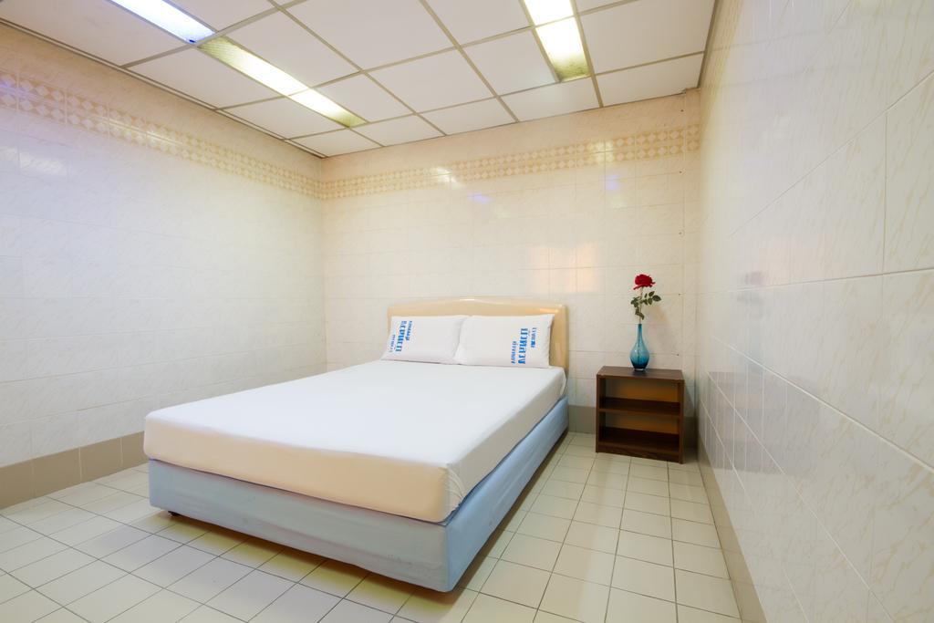 Bualuang Hotel Ангтхонг Экстерьер фото